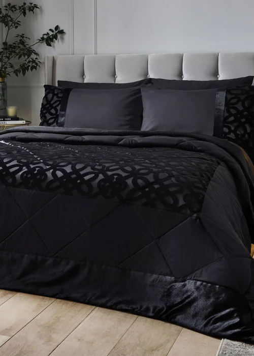Catherine Lansfield Lattice Cut Velvet Quilted Bedspread (220x230cm) - One Size Image 1