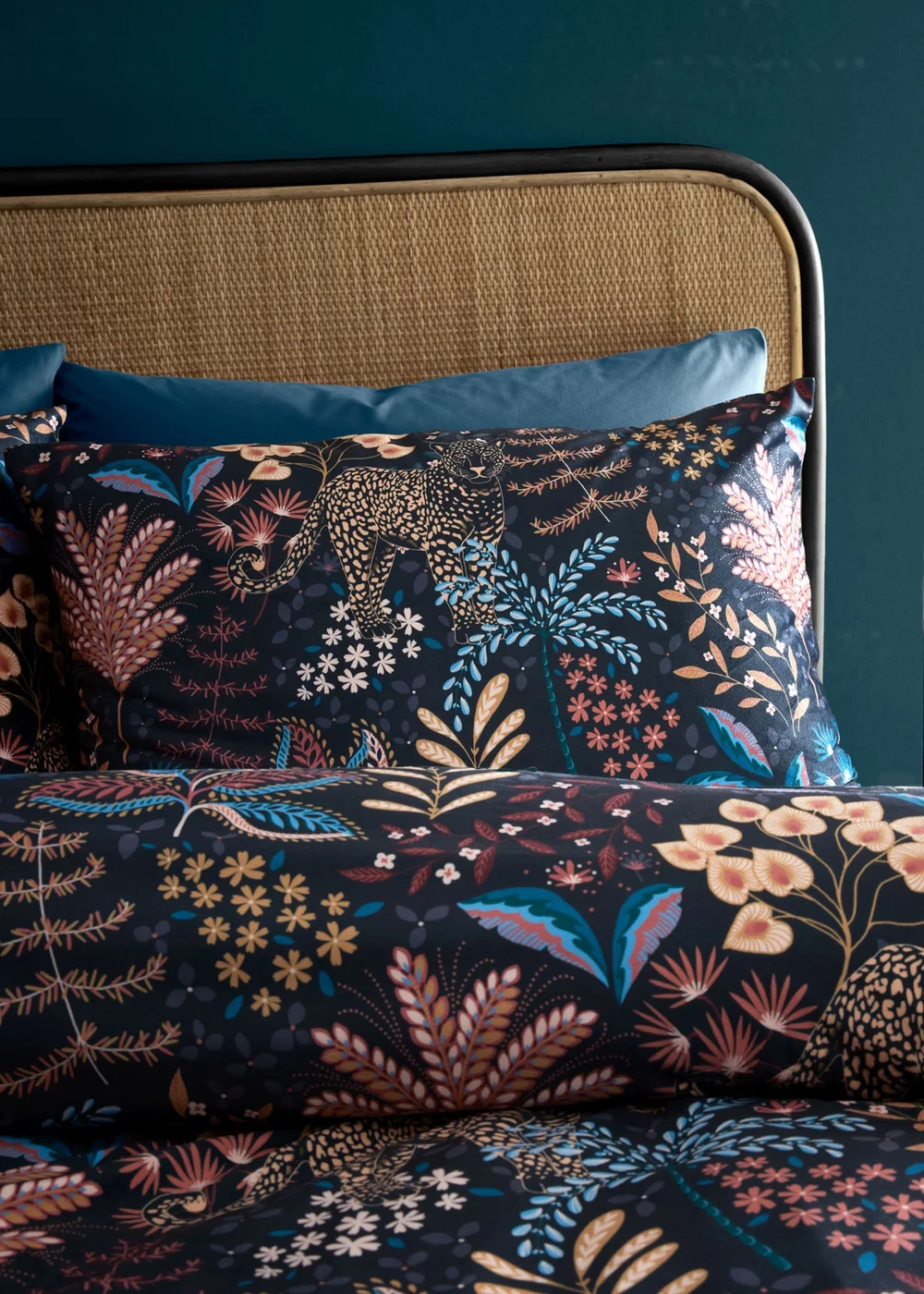 Catherine Lansfield Soft Velvet Exotic Leopard Duvet Cover Set - Single Image 2