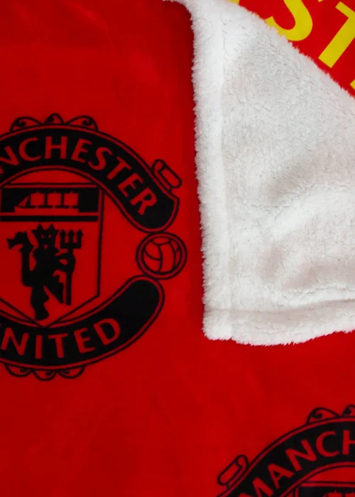 Manchester United FC Faux-Shearling Backed Fleece Throw (120x150cm) - 120 X 150 Image 3