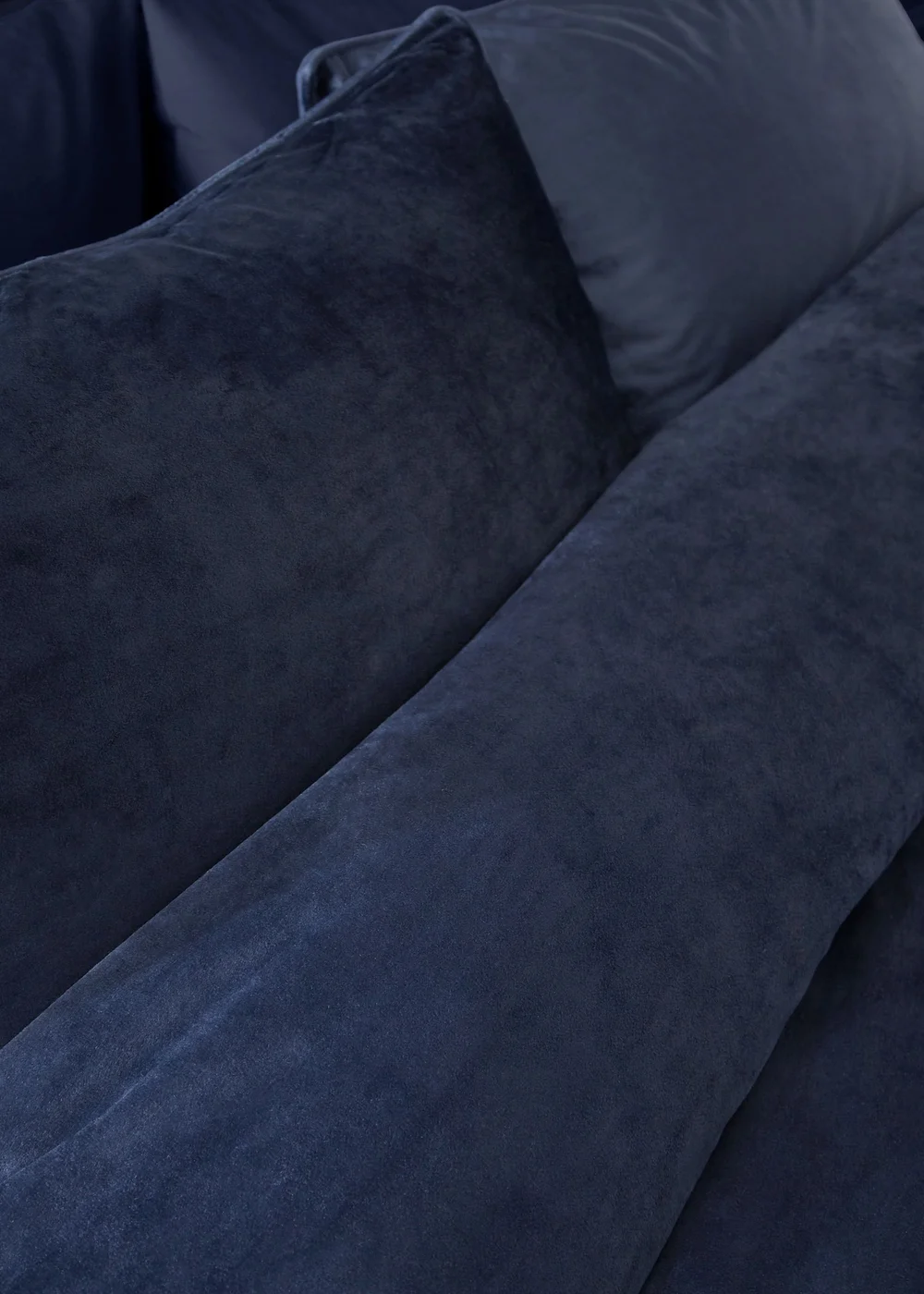 Catherine Lansfield Kingsley Soft Matt Velvet Duvet Cover Set Navy Blue - Single Image 4
