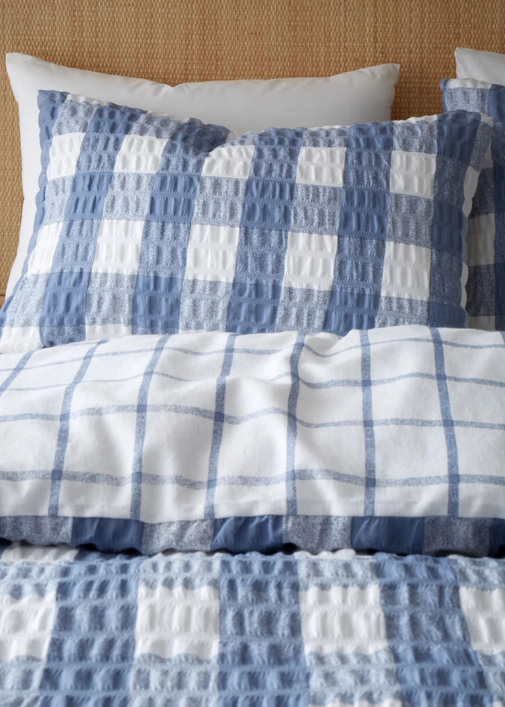 Catherine Lansfield Brushed Seersucker Gingham Reversible Duvet Cover Set - Single Image 3