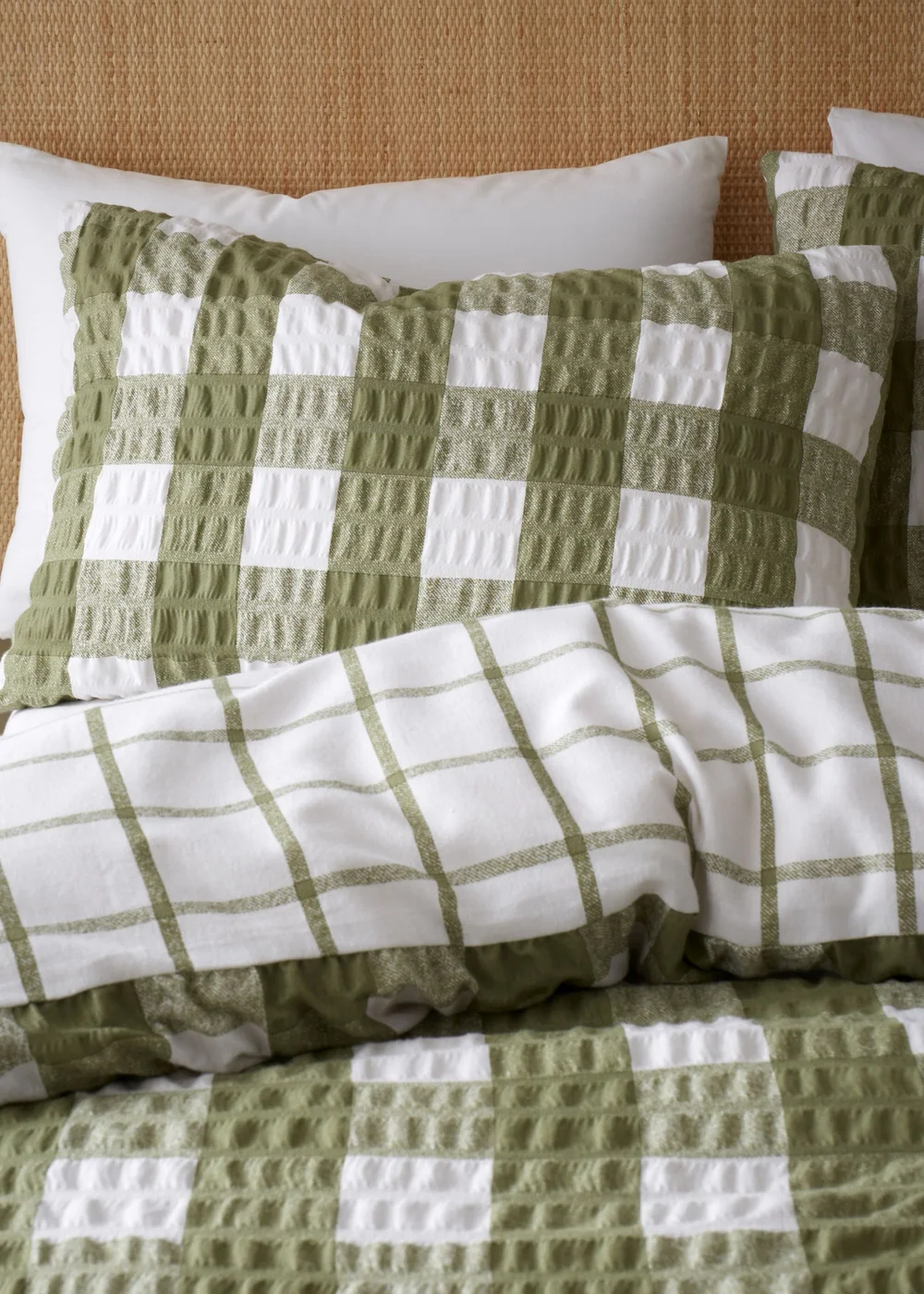 Catherine Lansfield Brushed Seersucker Gingham Reversible Duvet Cover Set - Single Image 3