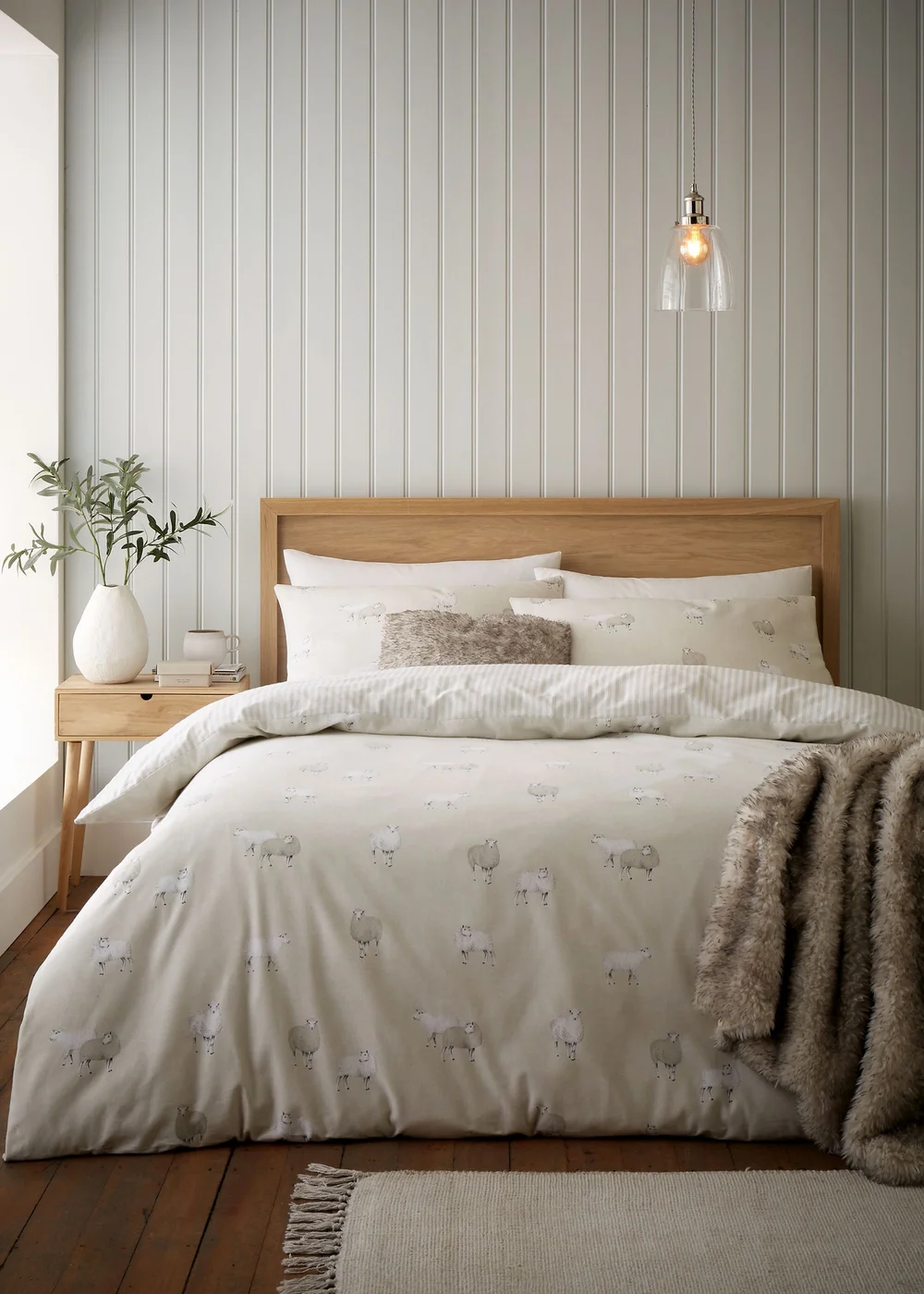 Catherine Lansfield Brushed Cotton Sheep Reversible Duvet Cover Set - Single Image 1