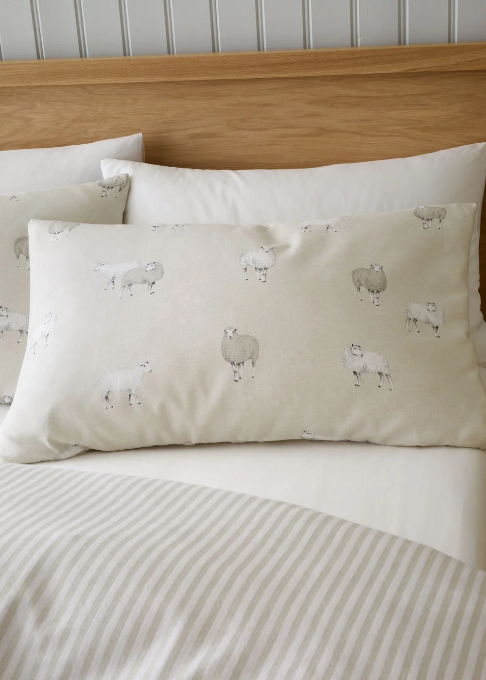 Catherine Lansfield Brushed Cotton Sheep Reversible Duvet Cover Set - Single Image 2