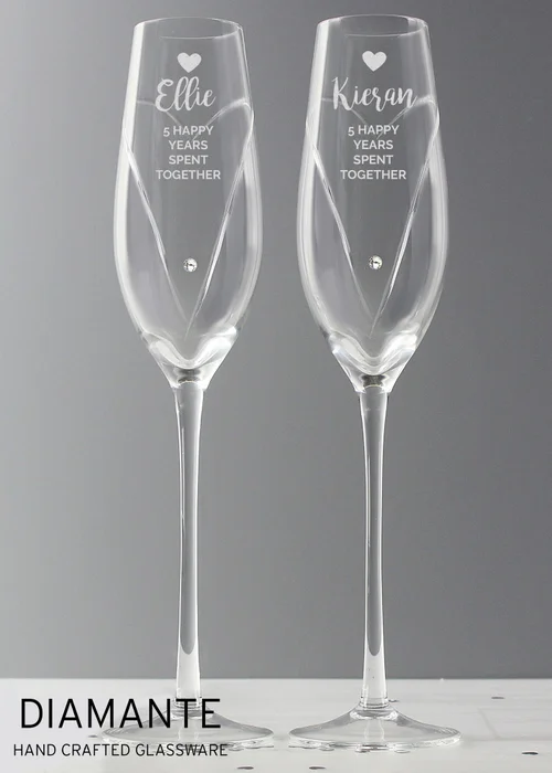Personalised Memento Company Clear Hand Cut Heart Celebration Pair of Flutes with Gift Box - One Size Image 3