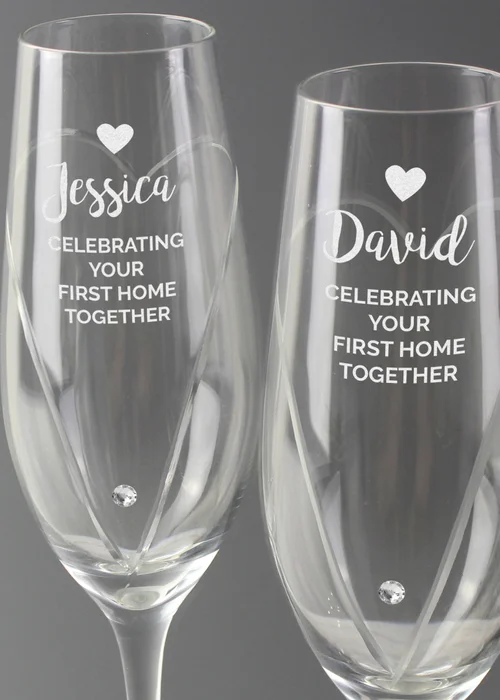 Personalised Memento Company Clear Hand Cut Heart Celebration Pair of Flutes with Gift Box - One Size Image 2