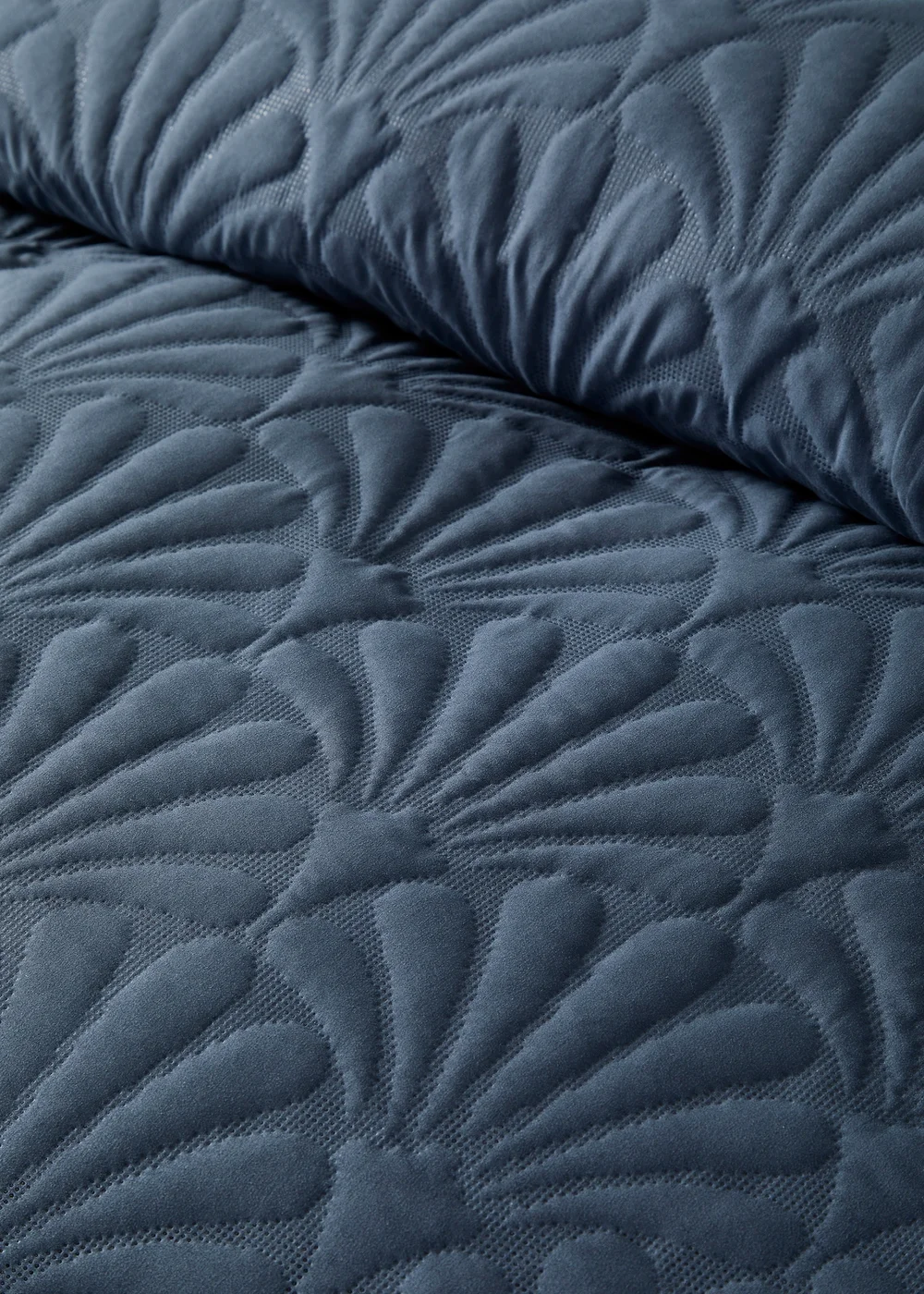 Serene Cavali Dark Blue Pinsonic Duvet Cover Set - Single Image 3