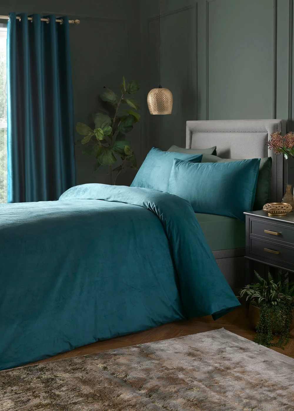Laurence Llewelyn-Bowen Montrose Teal Velvet Duvet Cover Set - Double Image 1