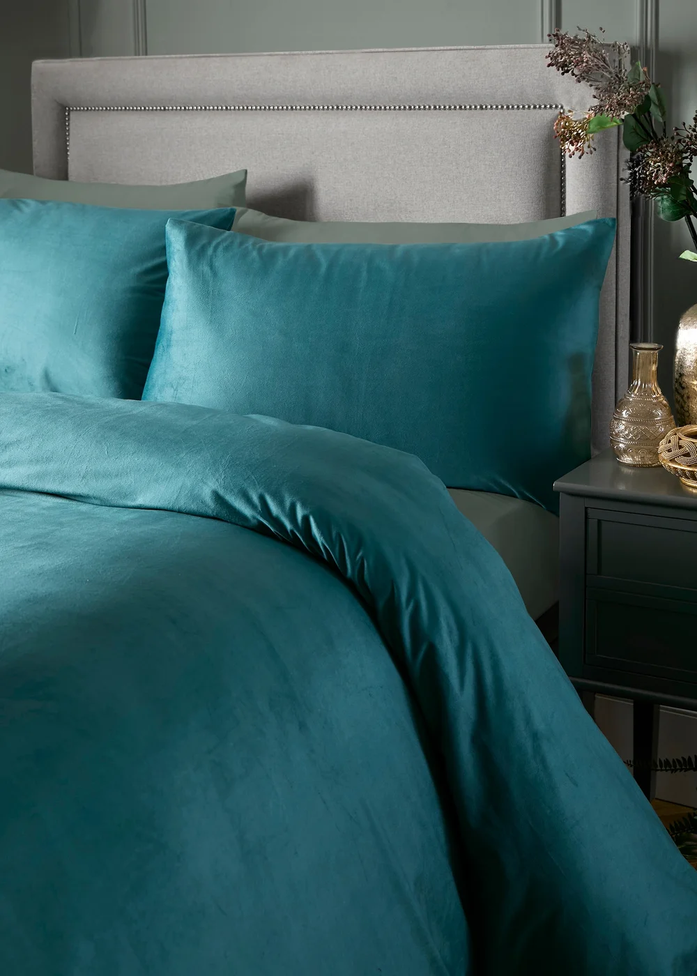 Laurence Llewelyn-Bowen Montrose Teal Velvet Duvet Cover Set - Double Image 2