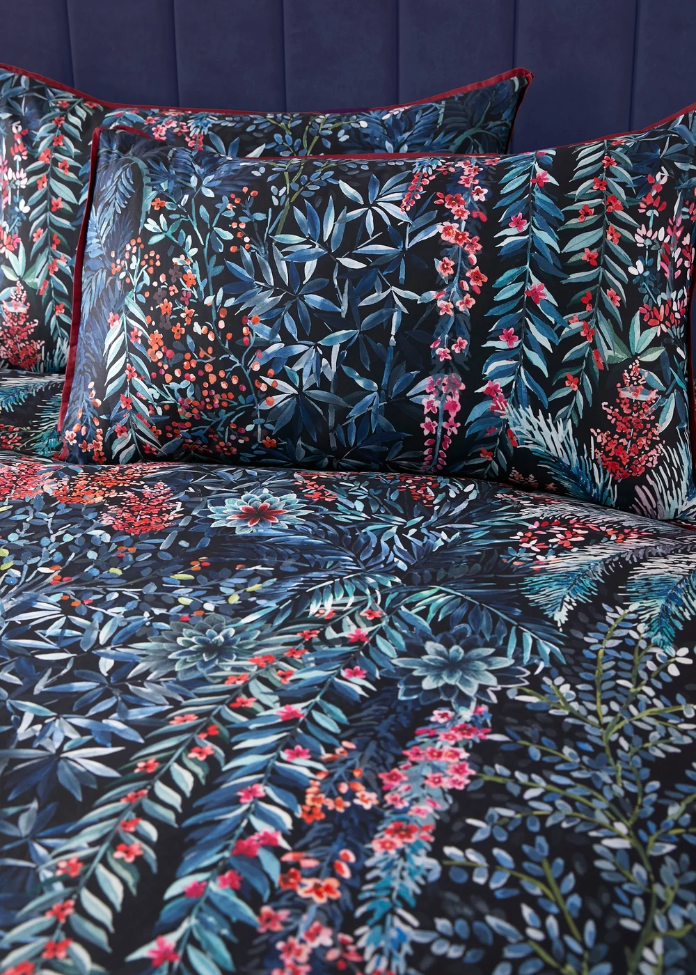 Soiree Tessa Navy Duvet Cover Set - Double Image 2