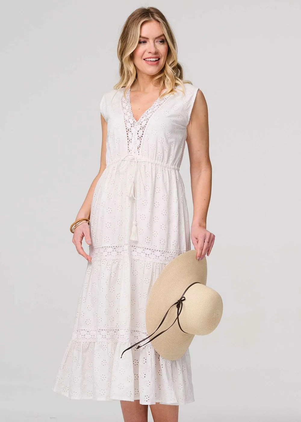 Izabel London White Broderie Anglaise Tiered Dress - 18 | Matalan Izabel London White Broderie Anglaise Tiered Dress - 18 | Matalan