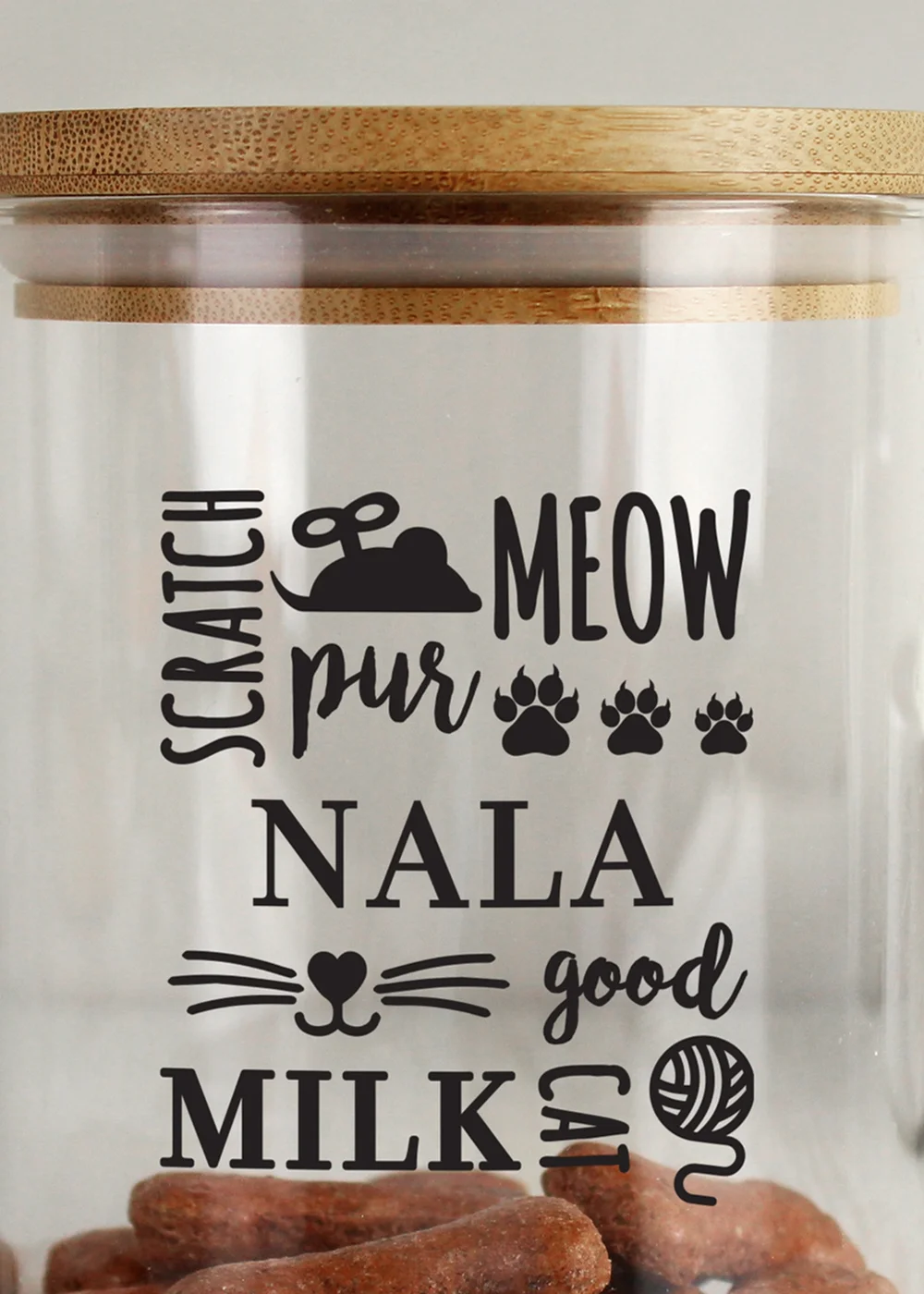 Personalised Memento Company Clear Glass Cat Treat jar with Bamboo Lid - One Size Image 2