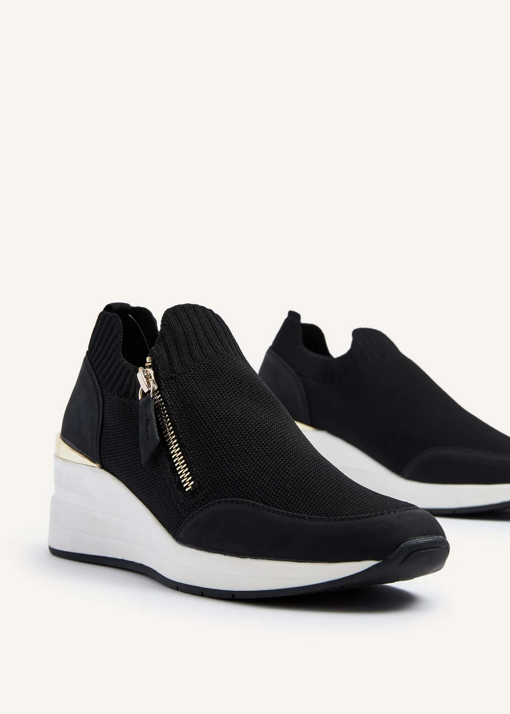 Linzi Adler Black Flyknit Wedged Trainer - 3 Image 4