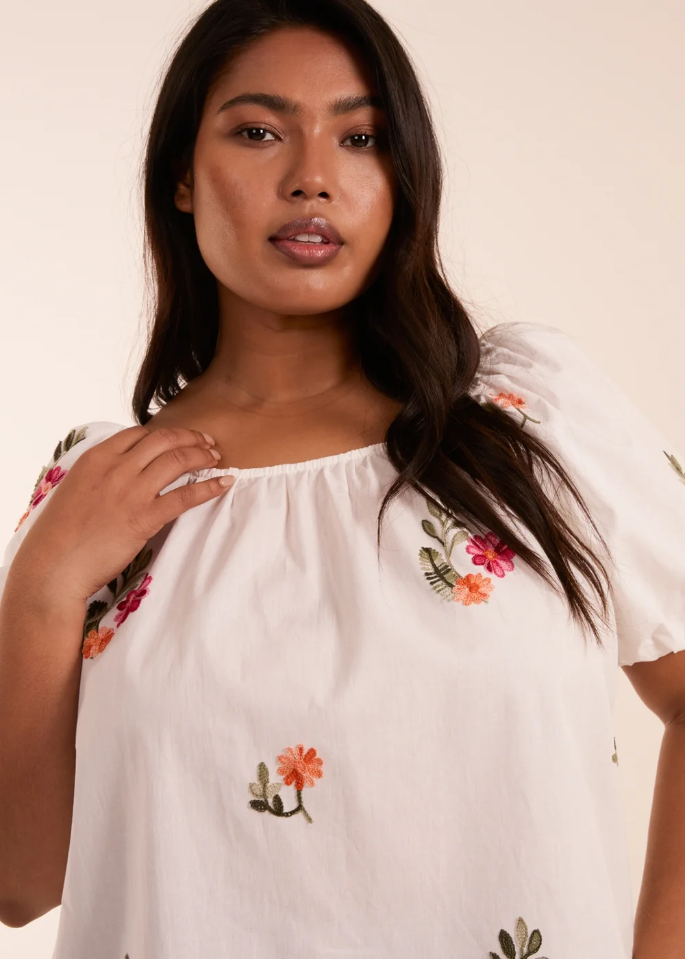 Blue Vanilla White Curve Milkmaid Flower Embroidered Top - 18-20 Image 3