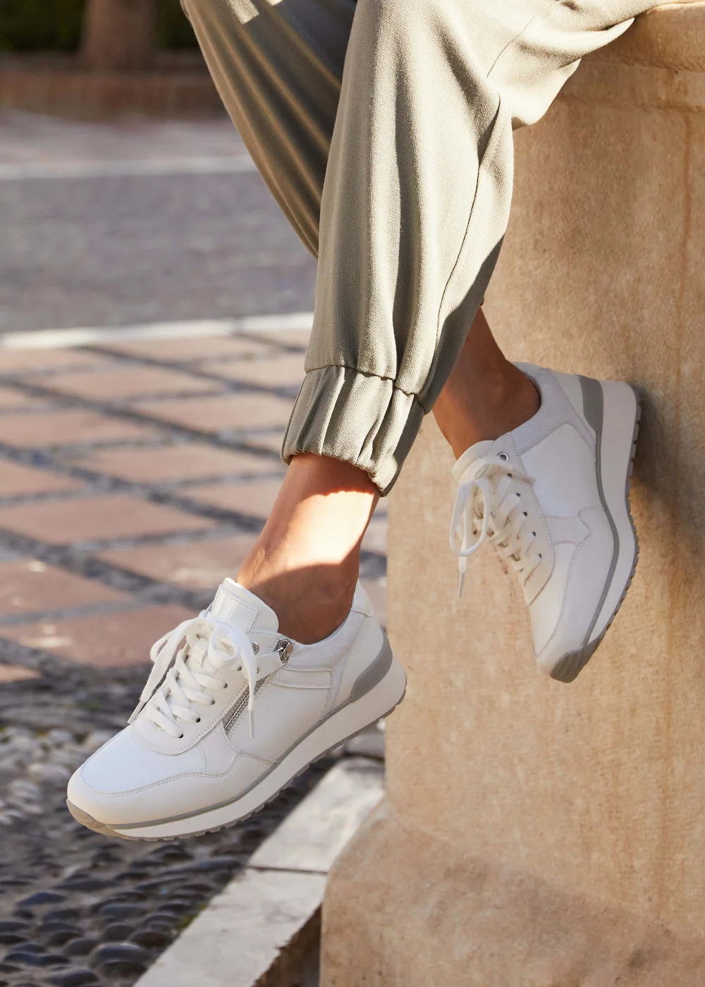 Linzi Euston White Trainer - 3 Image 1