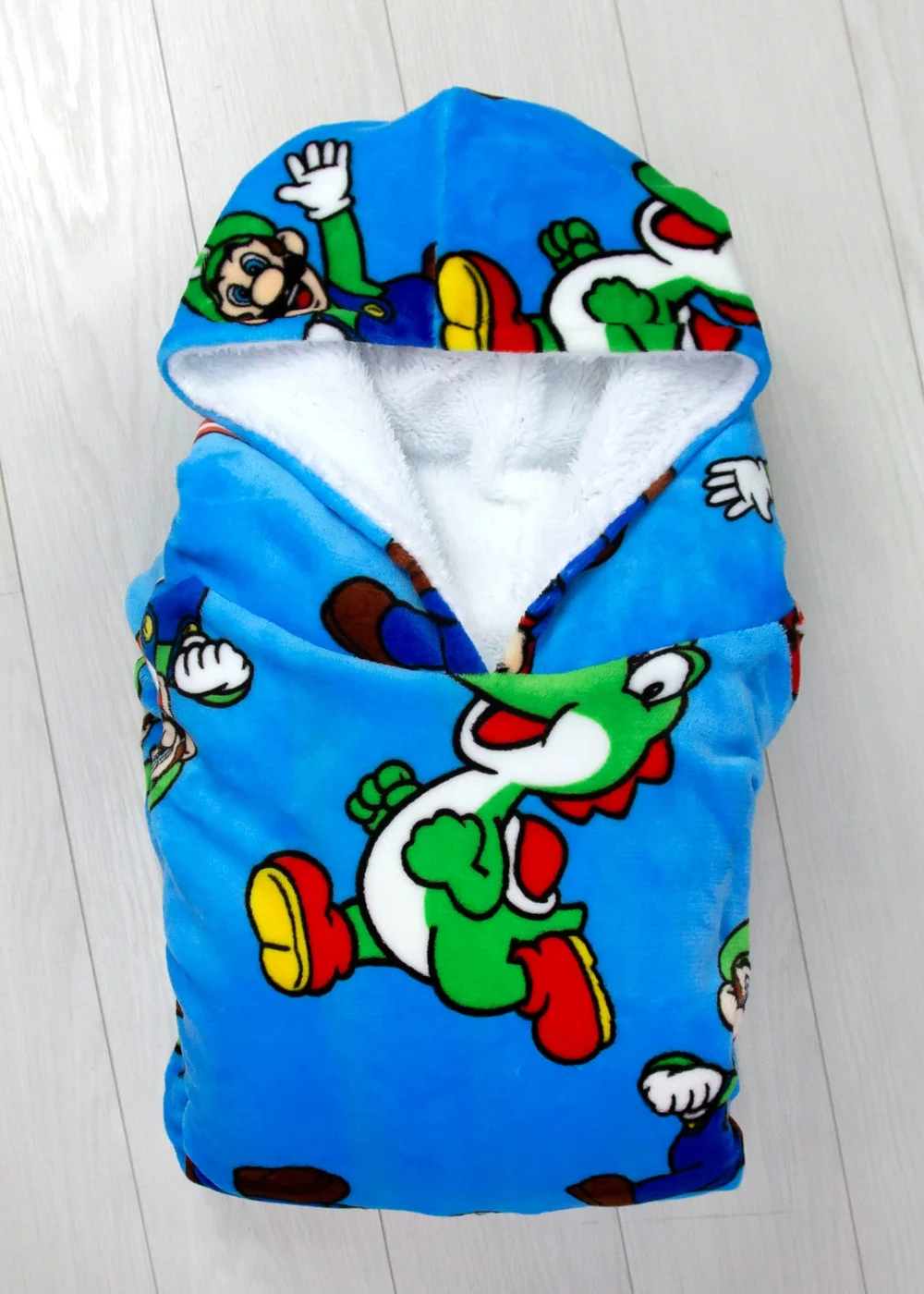 Nintendo Super Mario Hooded Wearable Snuggle Fleece - Medium Image 5
