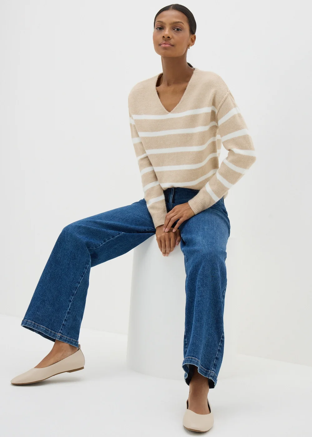 Beige Stripe V-Neck Jumper - XS Image 1