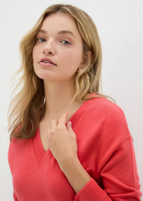 Coral V-Neck Longline Jumper - 8 Image 3