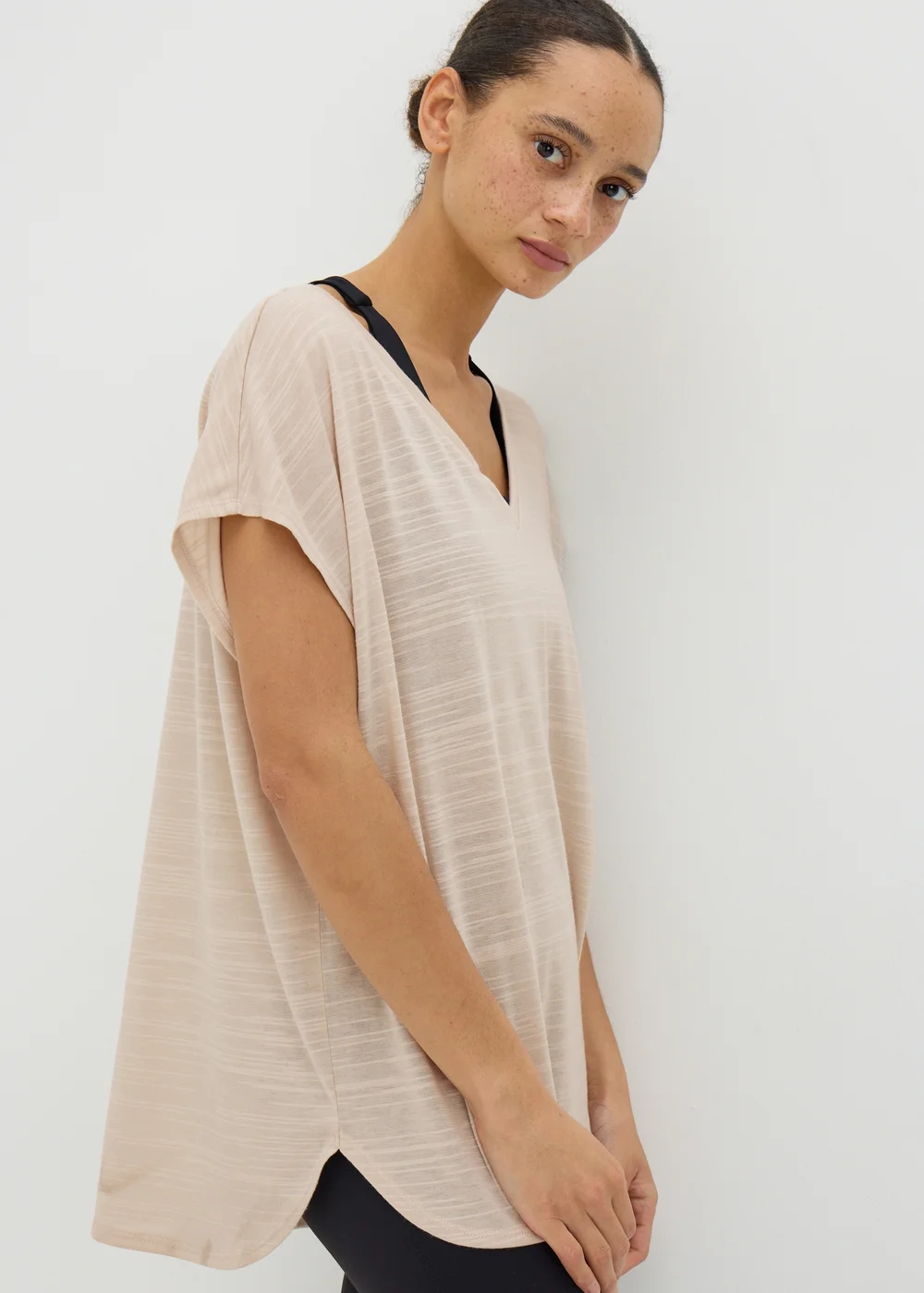 Souluxe Stone V-Neck T-Shirt - S Image 3