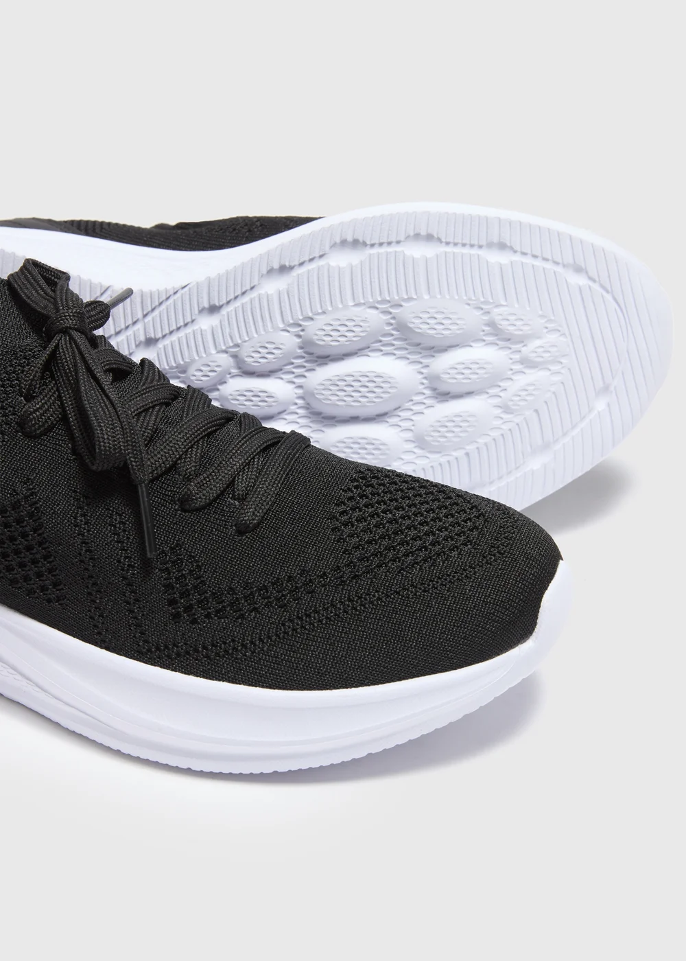 Souluxe Black Runner Trainers - Size 3 Image 2
