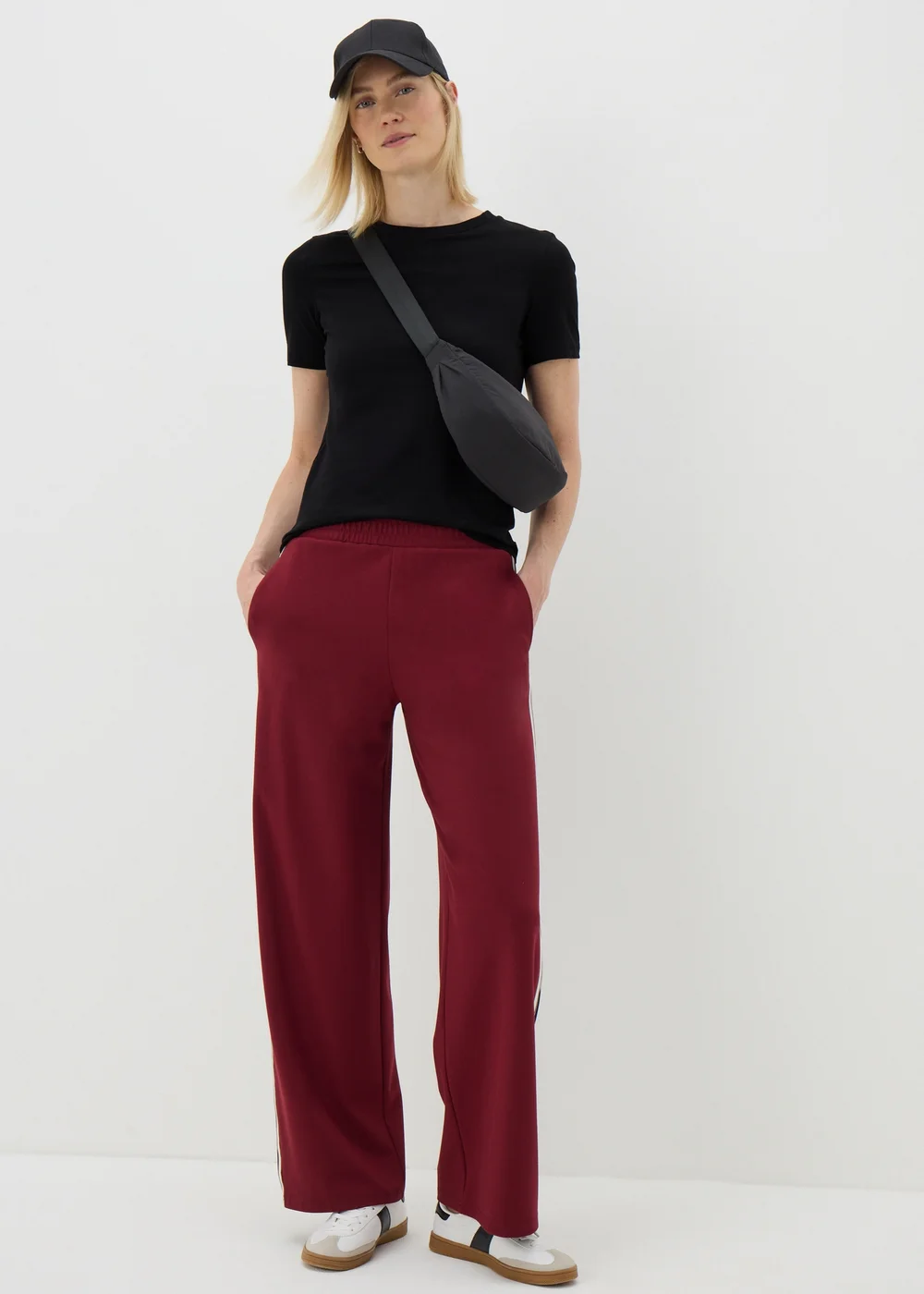 Black Crew Neck T-shirt - 20 Image 1