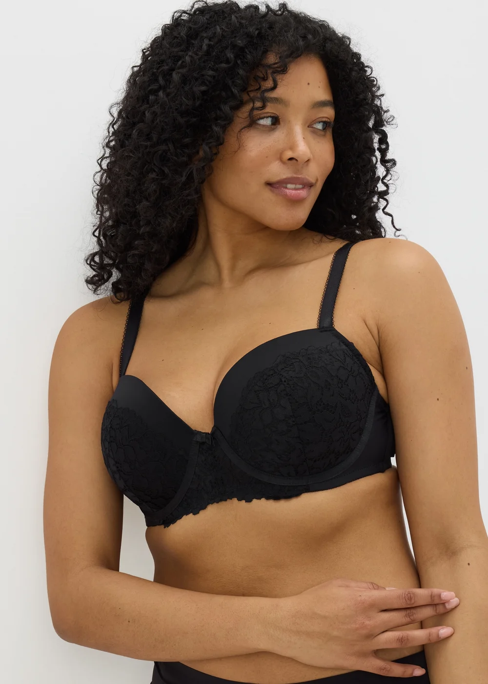 Black DD+ Lace Padded Bra - 32DD Image 2