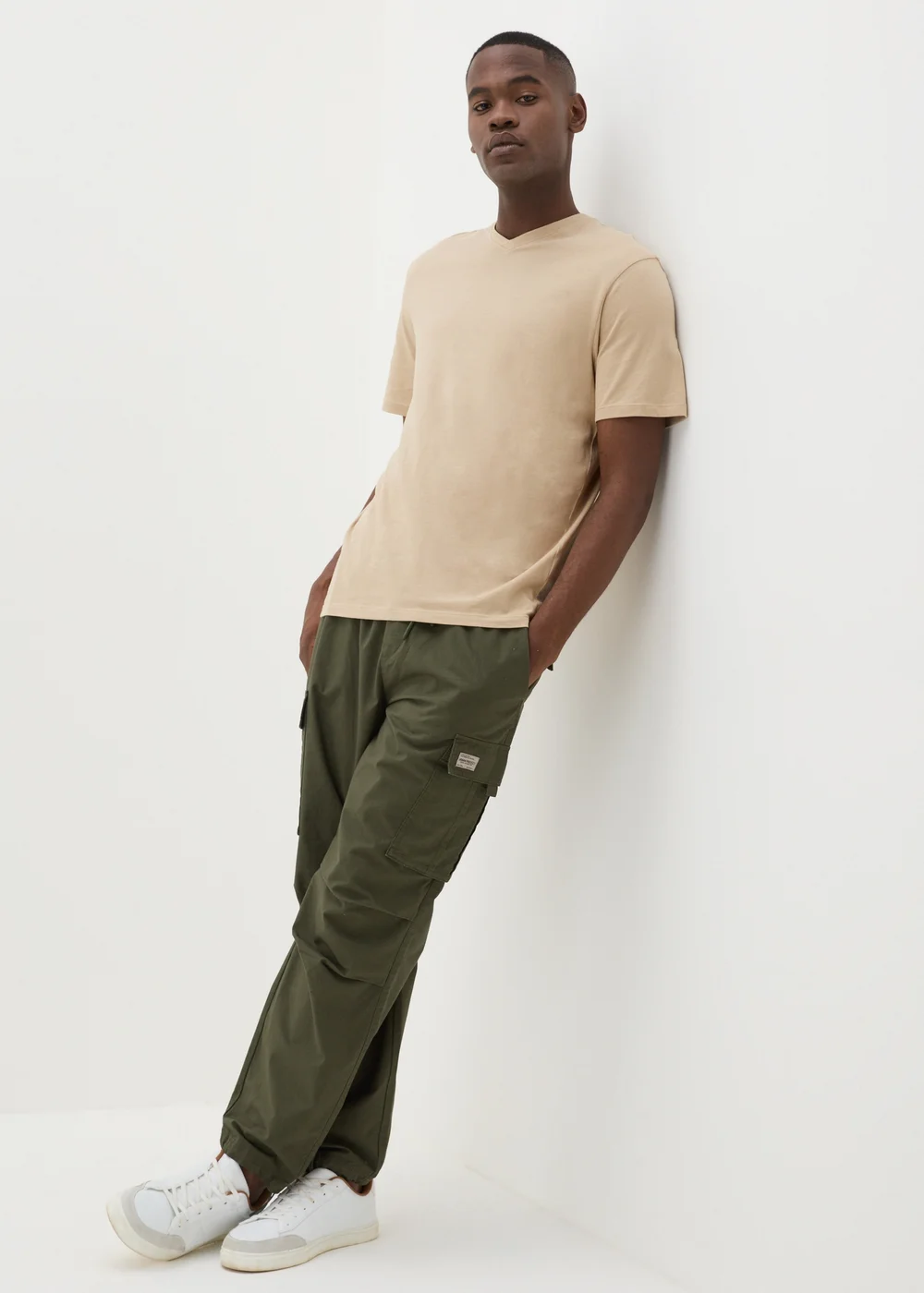 Stone Essential V-Neck T-Shirt - XS Image 3