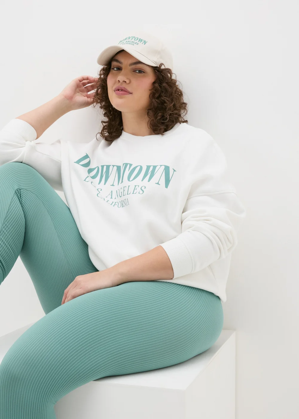 Cream Downtown LA Sweatshirt - S Image 2