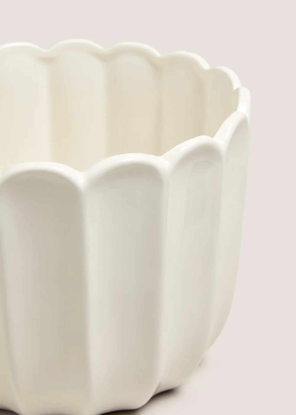 White Scallop Ceramic Planter Image 2