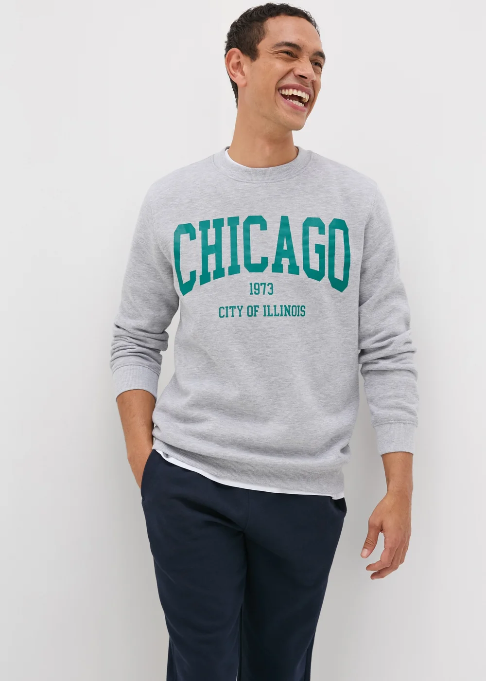 Grey Chicago Sweatshirt - S Image 3