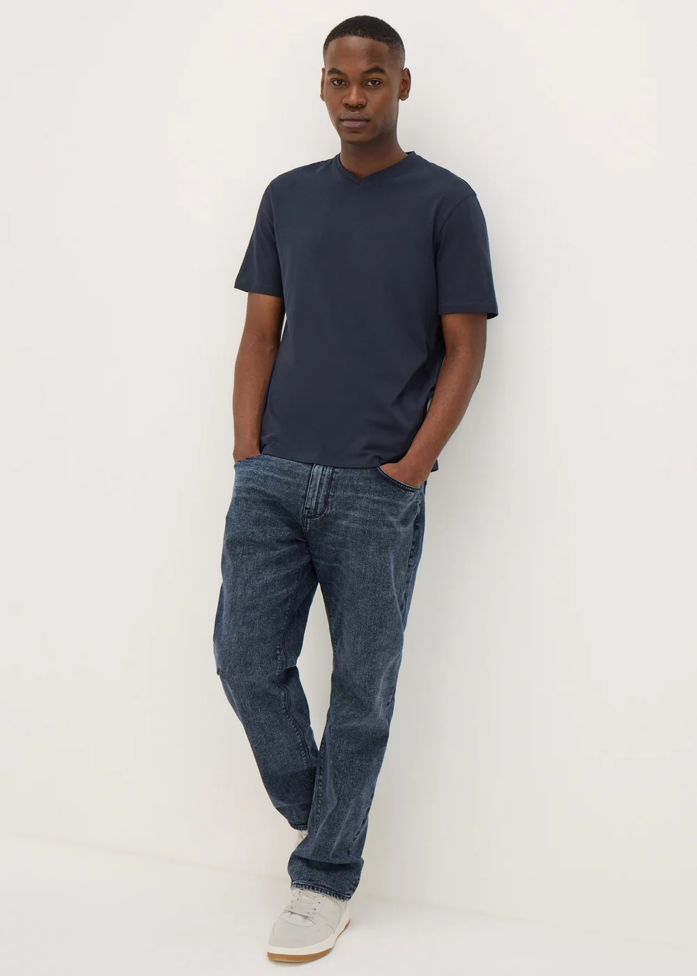 Navy Essential V-Neck T-Shirt - XS Image 3