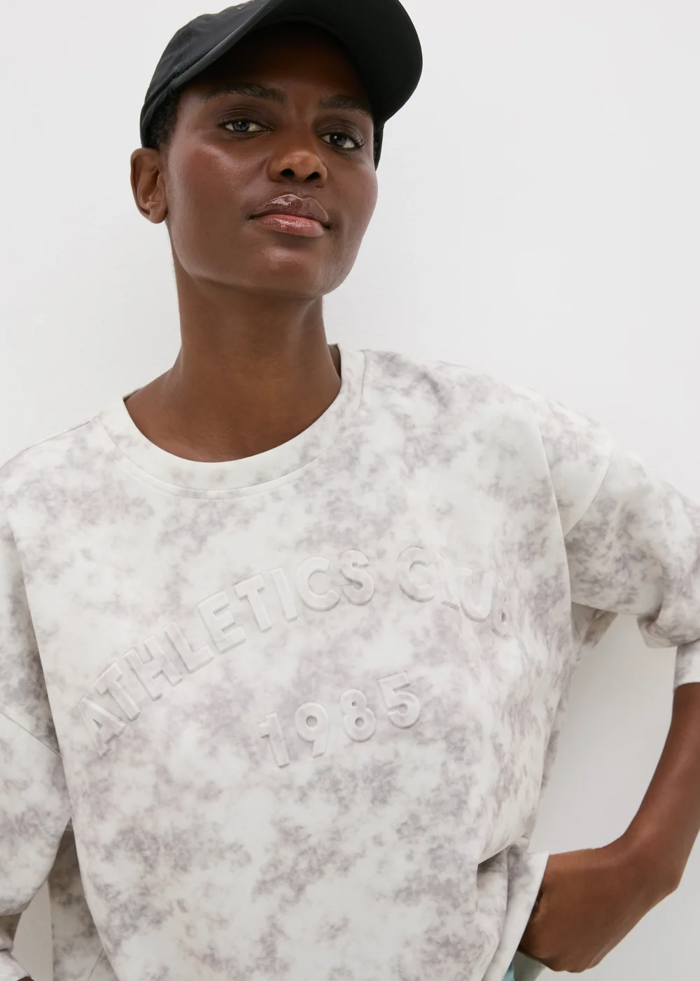Souluxe Cream Athletics Club Patterned Sweatshirt - S Image 2