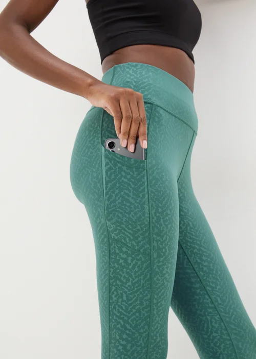 Souluxe Green Textured Leggings - 8 Image 3