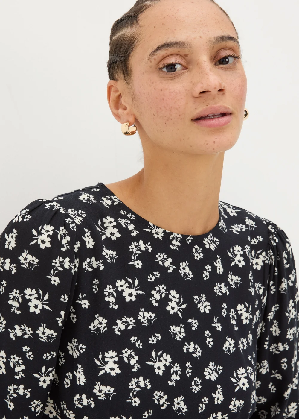 Black Floral Blouse - 8 Image 3