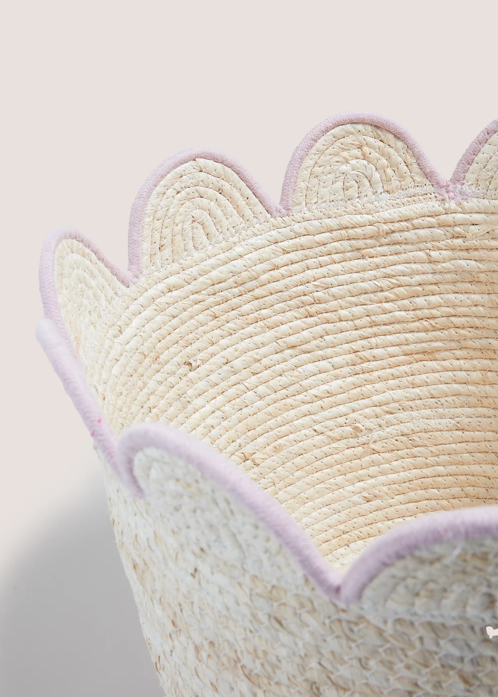 Pink Scallop Edge Basket Image 2