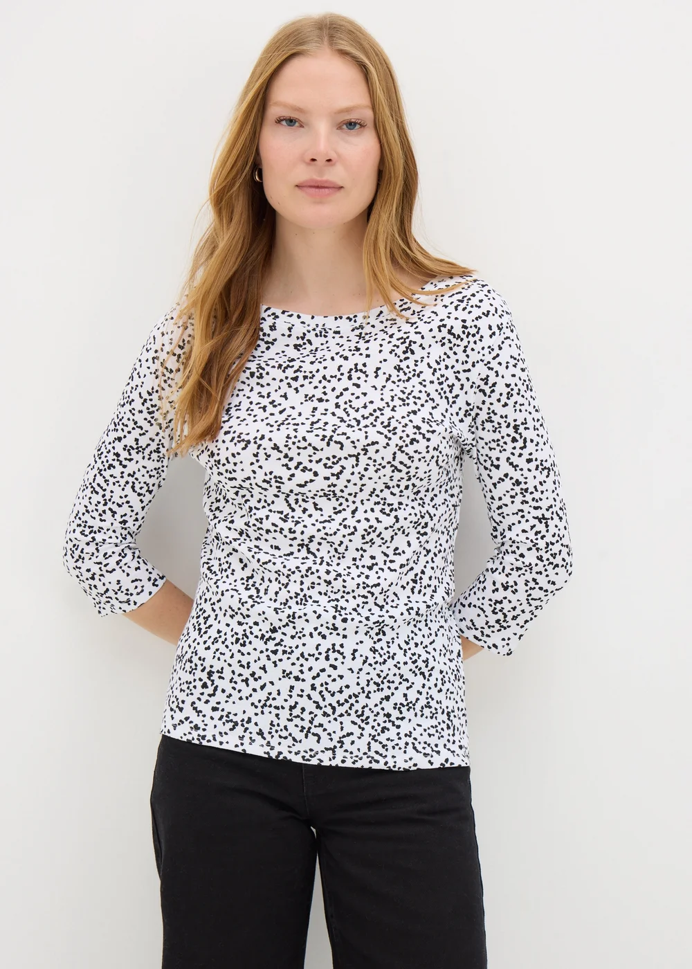 White Abstract 3/4 Sleeve Top - 8 Image 1