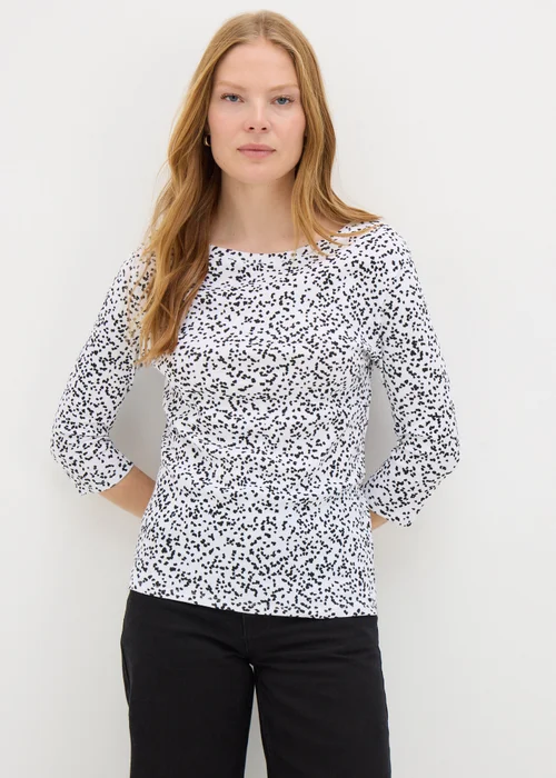 White Abstract 3/4 Sleeve Top - 8 Image 1