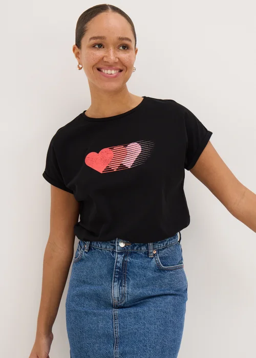 Black Heart Graphic T-Shirt - Small Image 1