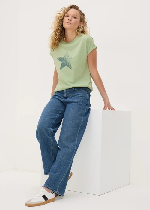 Green Star Graphic T-Shirt - S Image 1
