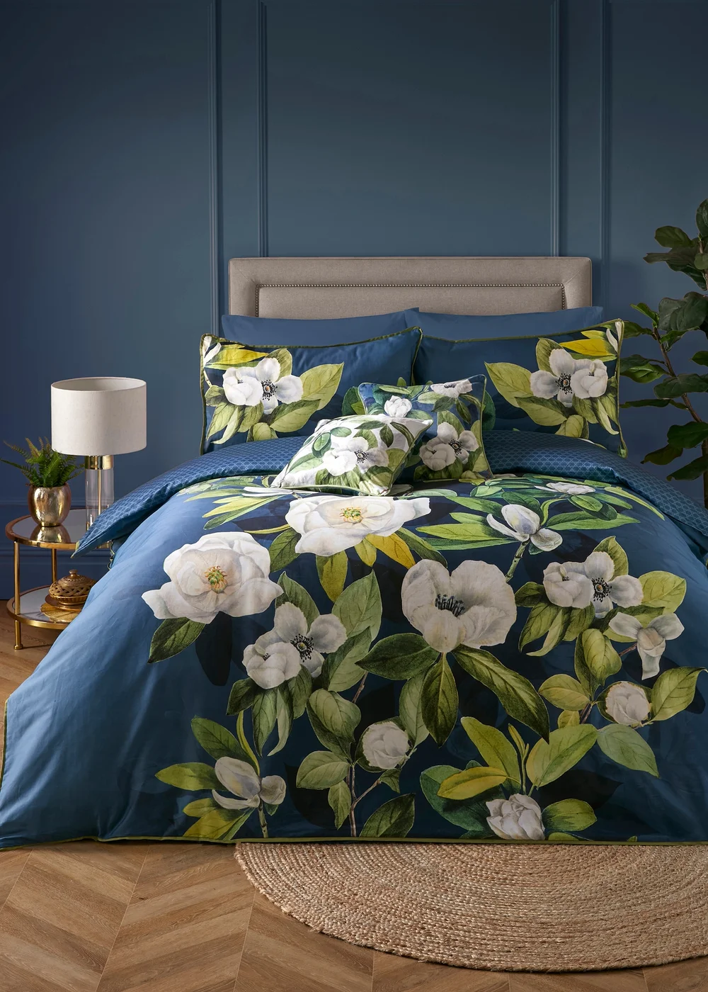 Soiree Alaya Blue Velvet Filled Cushion (43cm x 43cm) - 43W X 43D Image 3