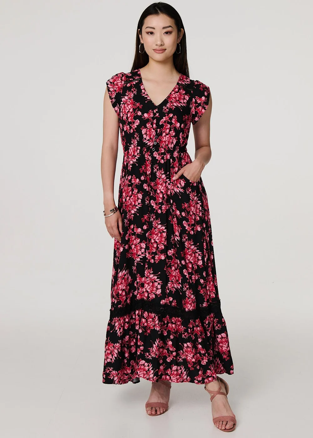 Izabel London Black Floral Cap Sleeve Tiered Maxi Dress - 8 Image 4