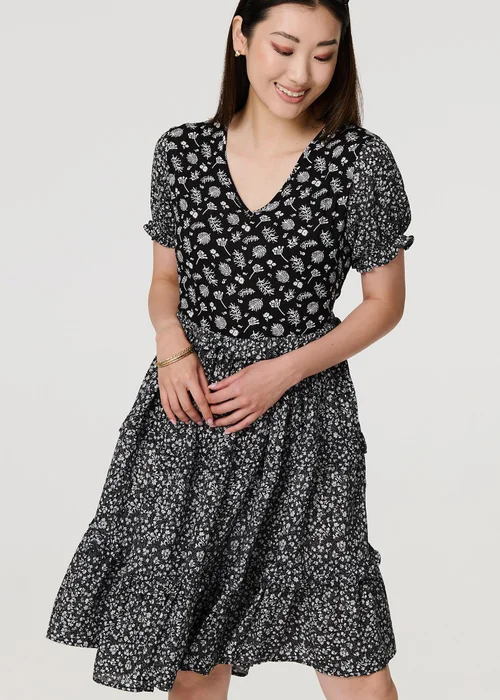 Izabel London Black Floral Short Sleeve Tiered Skater Dress - 12 Image 1