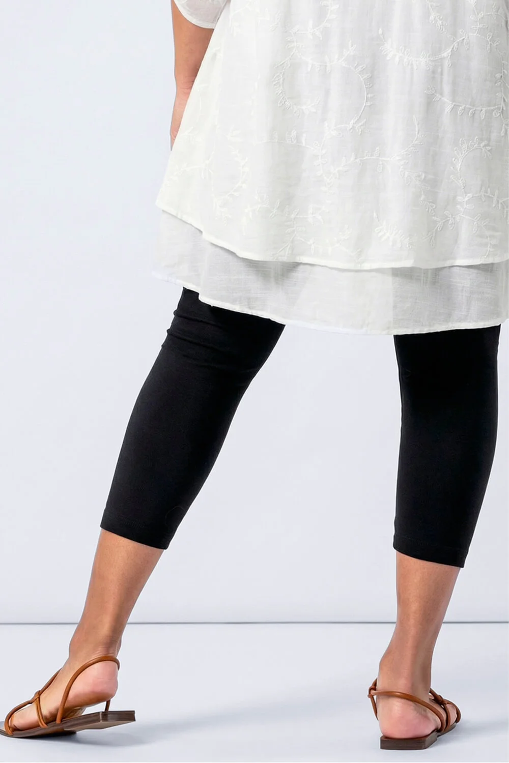 Roman Black Curve Plain Elastic Waist Cropped Leggings - 22-24 Image 4