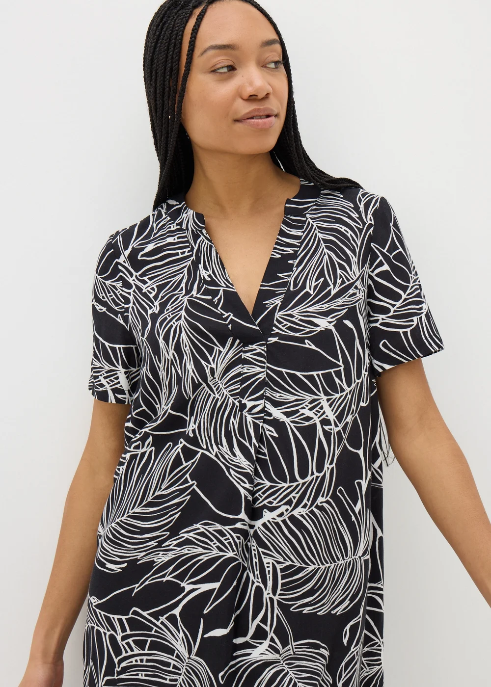 Black Leaf Popover Tunic - 8 Image 3