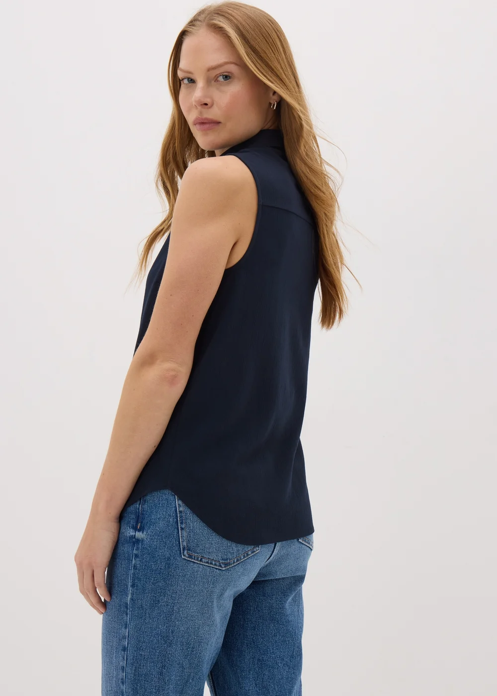 Navy Sleeveless Shirt - 8 Image 2