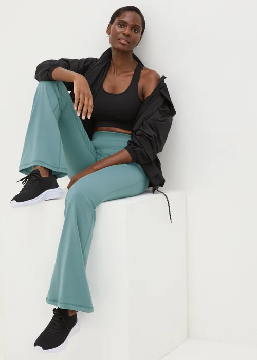 Souluxe Green Flare Leggings - 8 Image 1