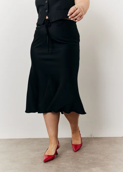In The Style Black Satin Midi Skirt - 8 Image 7
