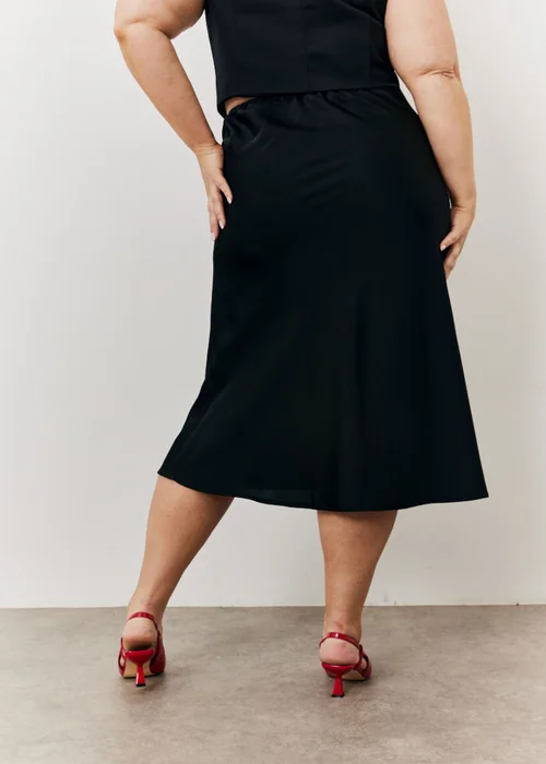 In The Style Black Satin Midi Skirt - 8 Image 8