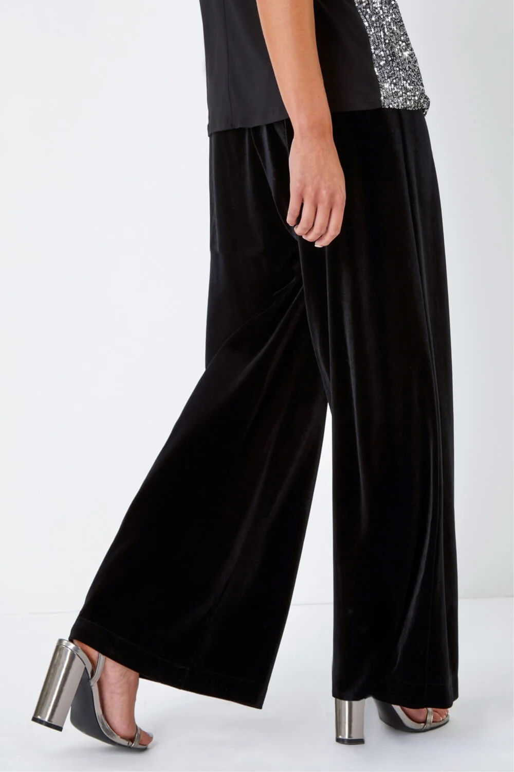 Roman Black Petite Wide Leg Velvet Stretch Trouser - 8 Image 4