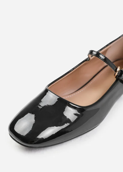 Where's That From Black Minsk Wide Fit Low Heels - Size 3 Image 3